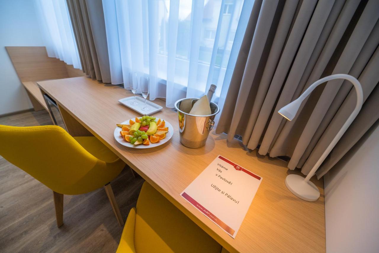 Wellness Hotel Iris بافلوف المظهر الخارجي الصورة