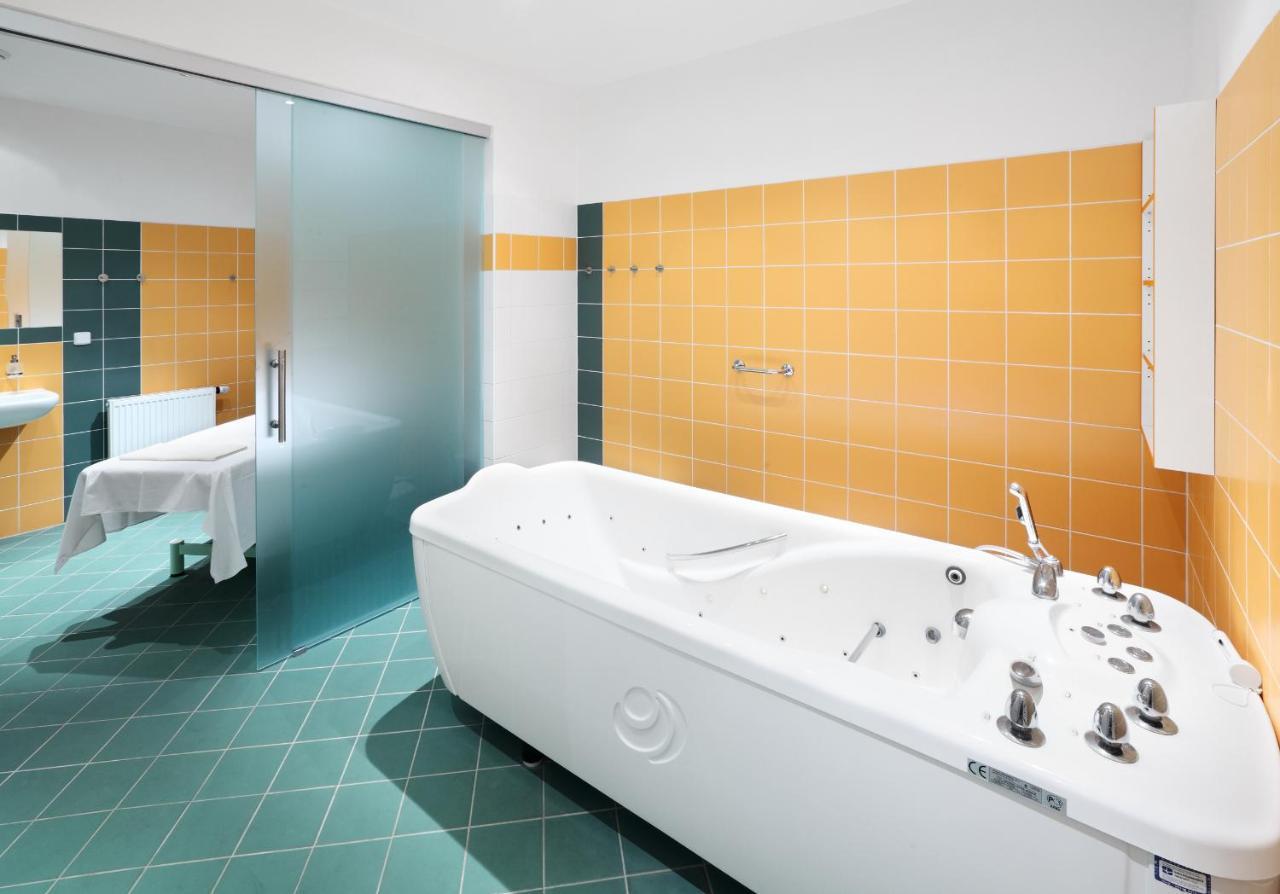 Wellness Hotel Iris بافلوف المظهر الخارجي الصورة