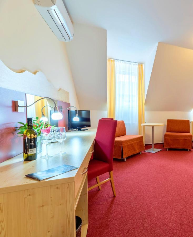 Wellness Hotel Iris بافلوف المظهر الخارجي الصورة