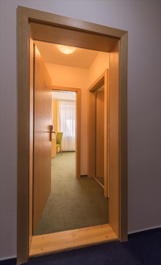 Wellness Hotel Iris بافلوف المظهر الخارجي الصورة